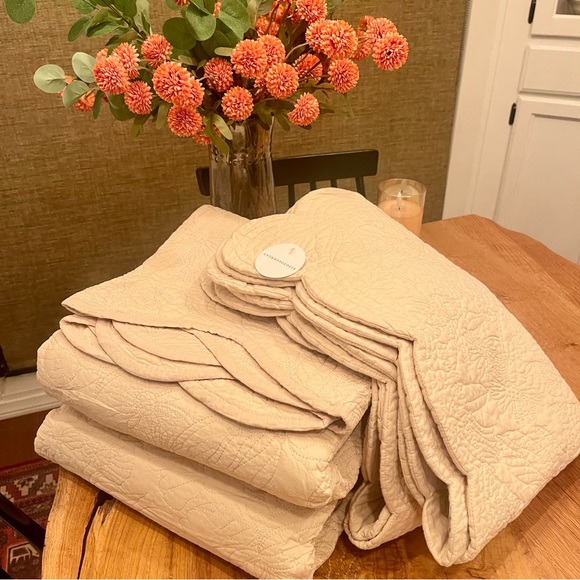 NEW Anthro White Cream Queen King Reversible Quilt Bedspread Blanket & Sham Set